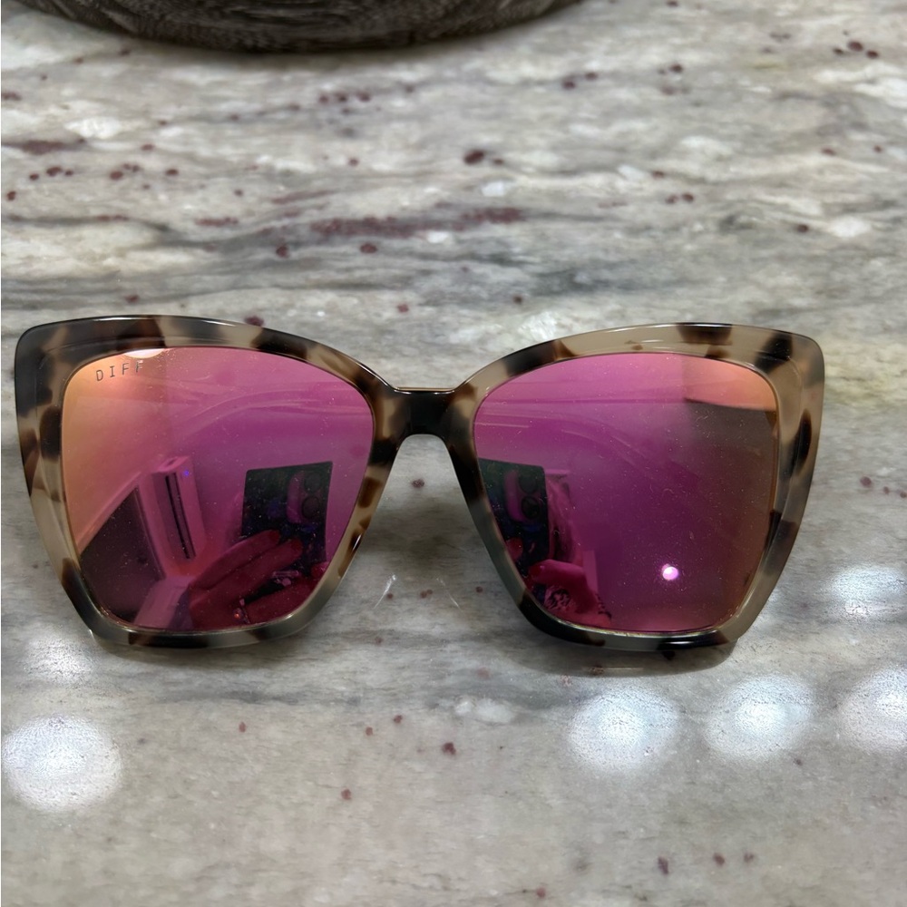 Diff Eyewear Brown and Pink Sunglasses Oversized Square Frame